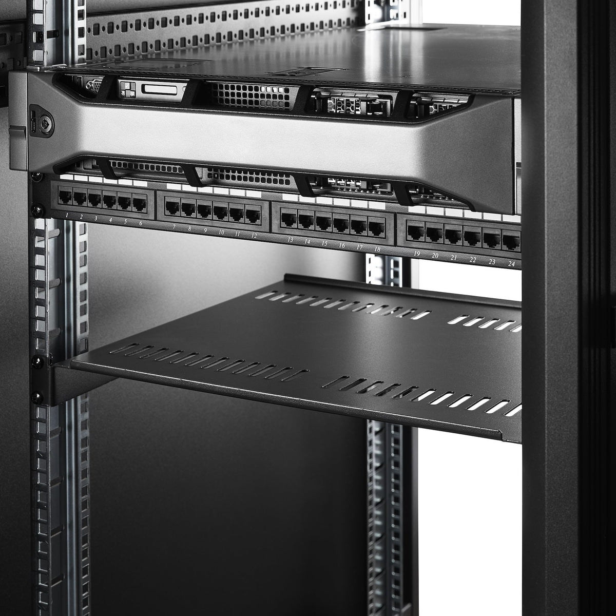 StarTech.com Lot de 2 Étagère 1U pour Rack Serveur, Étagère Cantilever Universelle Ventilée pour Montage en Rack, pour Rack/Armoire 19", Acier Robuste, Capacité de 20kg, Plateau de 40cm de Profondeur - vue 3