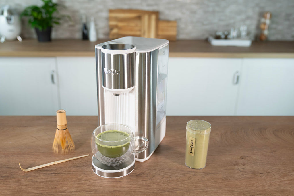 Unold Ava Bouilloire 2,5 L 2600 W, Argent et Blanc