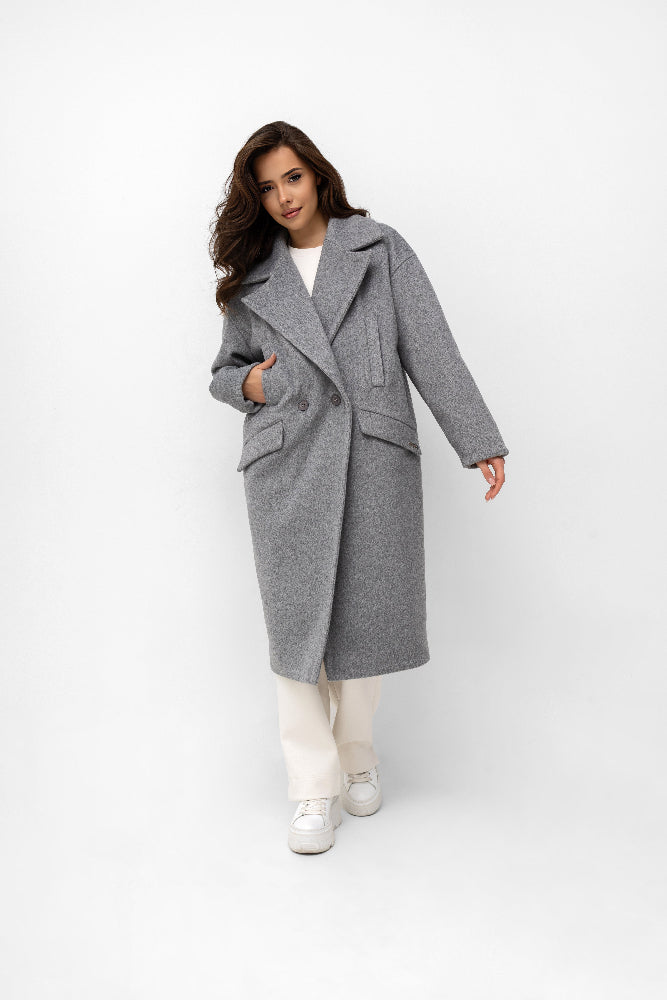 Un long manteau en molleton