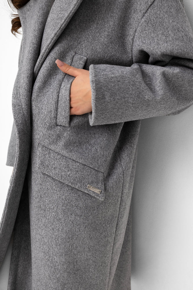 Un long manteau en molleton
