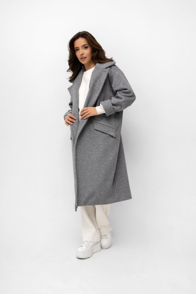 Un long manteau en molleton