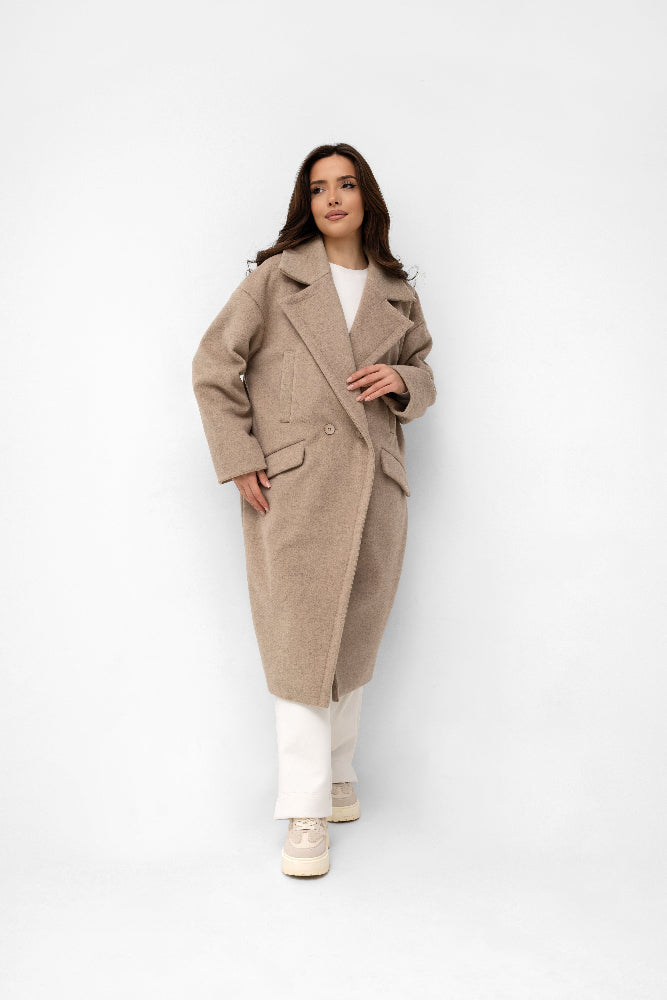Un long manteau en molleton