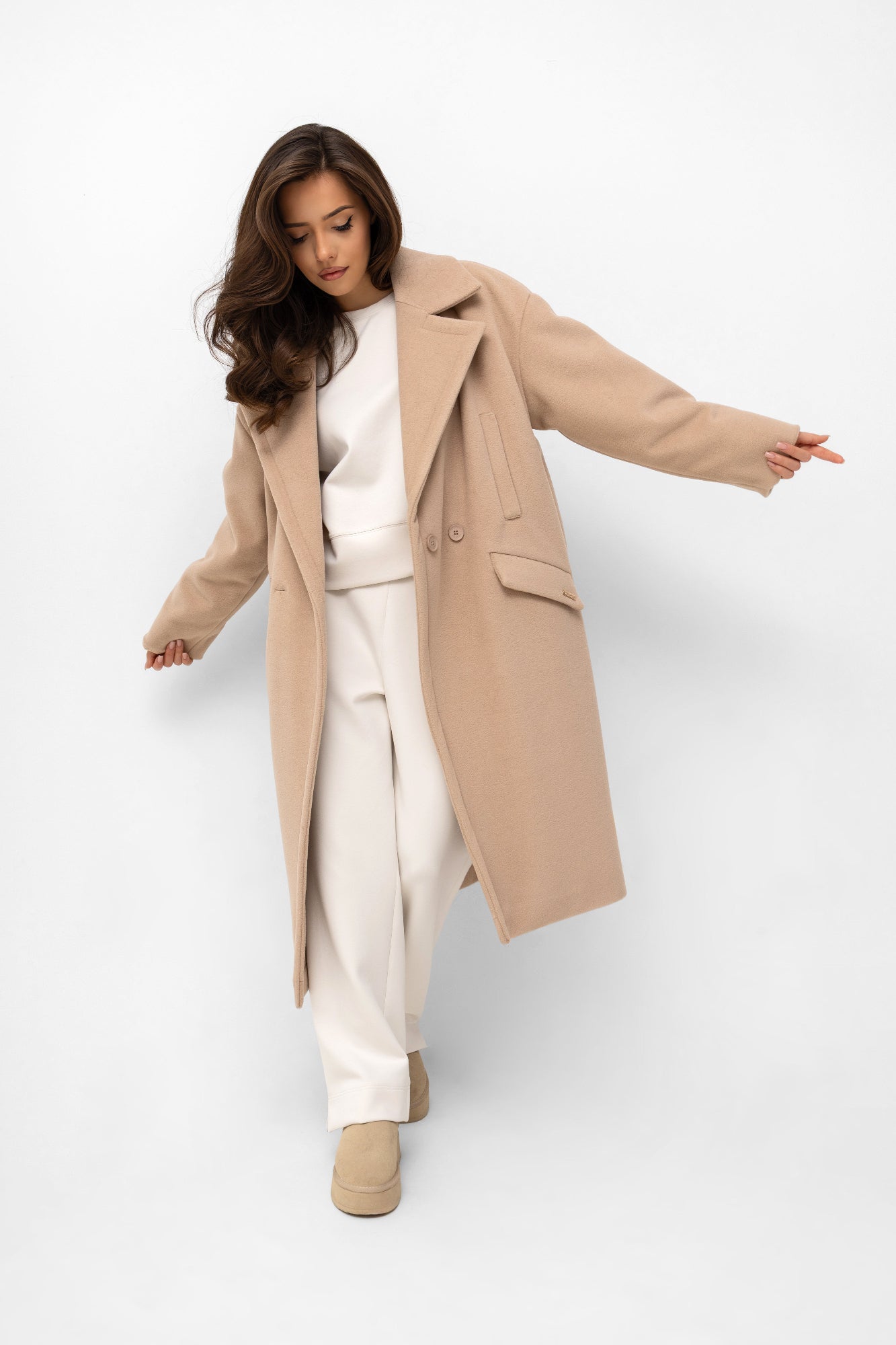 Un long manteau en molleton