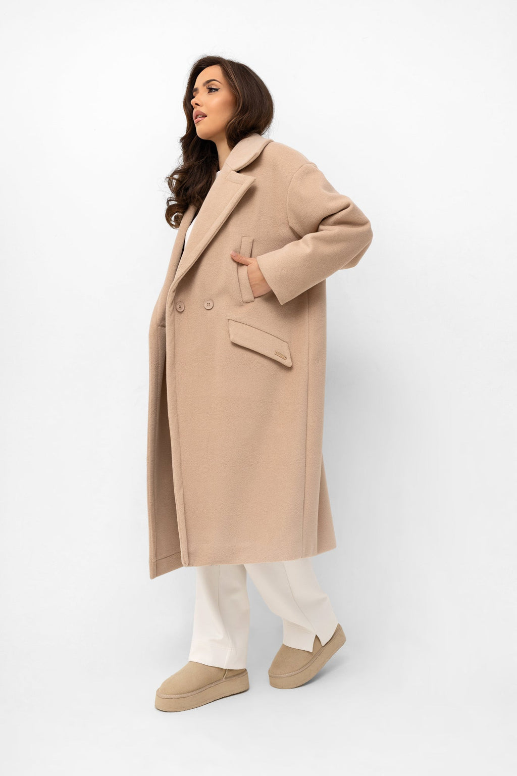 Un long manteau en molleton