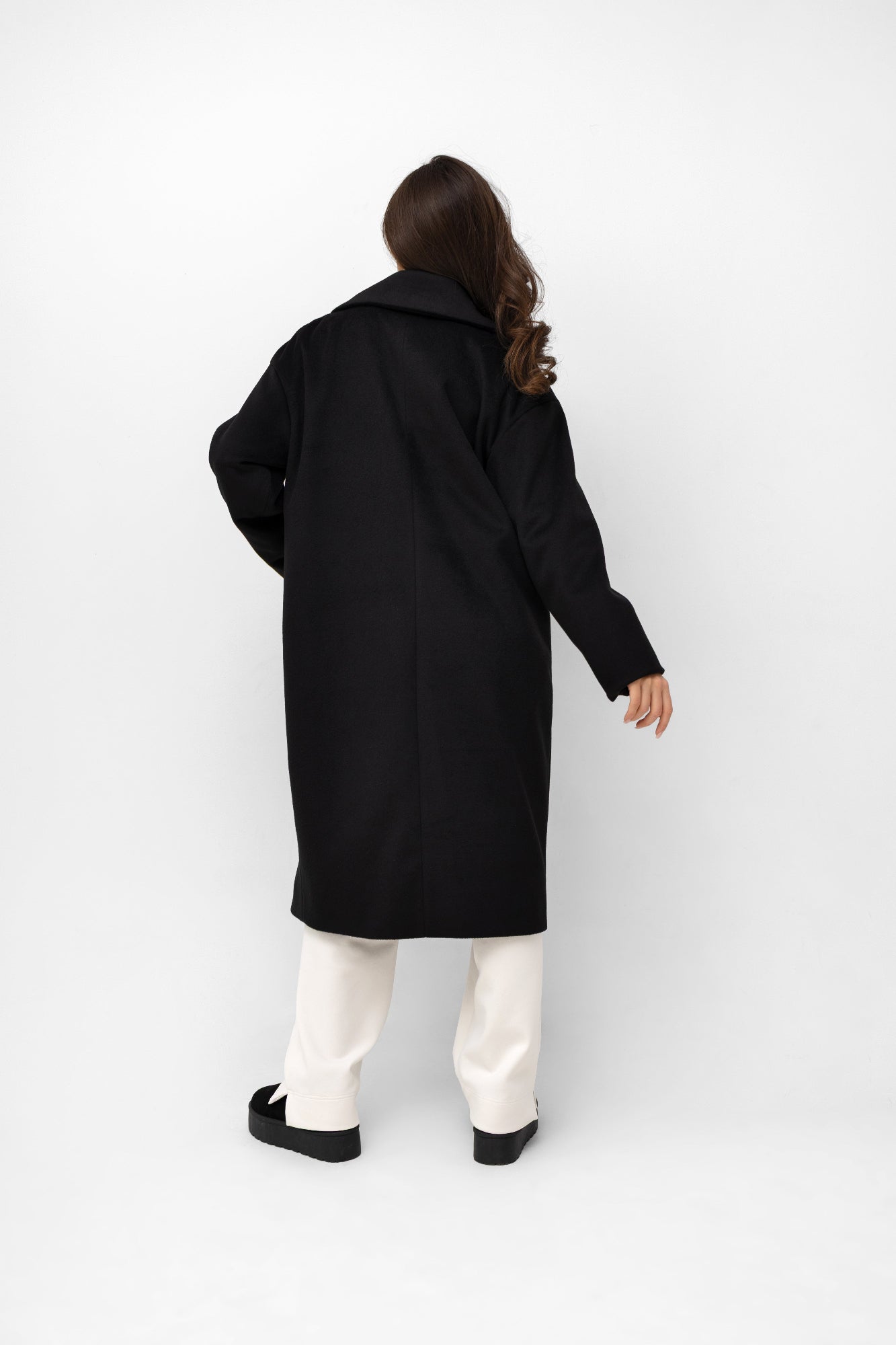 Un long manteau en molleton