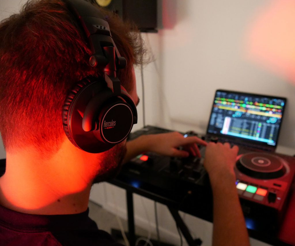 Hercules HDP DJ60 Casque DJ Fermé Circum-aural avec Fil, Noir