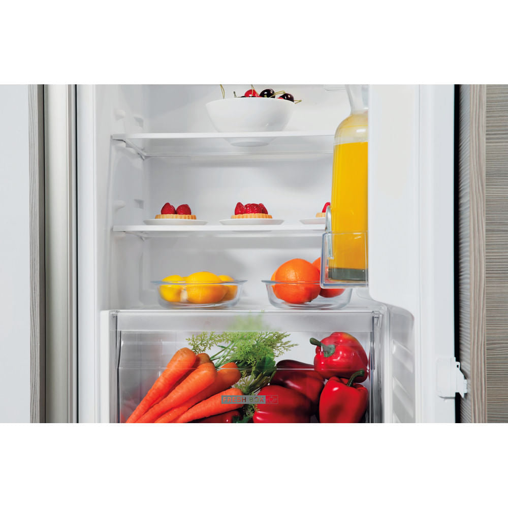 Whirlpool ARG 7342 frigo combine Intégré 189 L Blanc