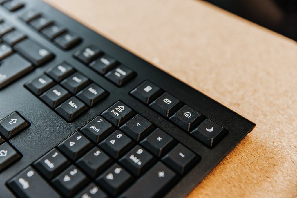 CHERRY KW 3000 clavier Universel RF sans fil QWERTY Portuguais Noir