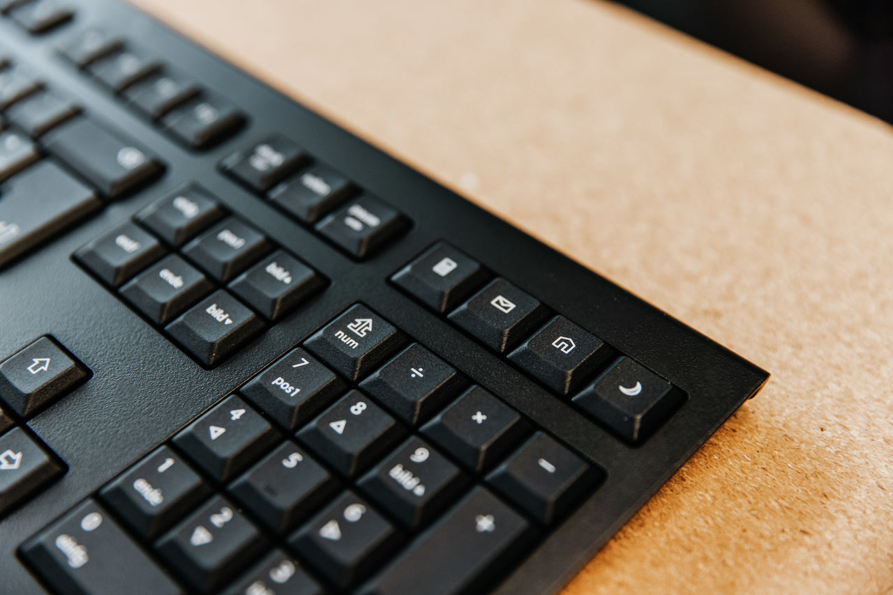 CHERRY KW 3000 clavier Universel RF sans fil QWERTY Portuguais Noir