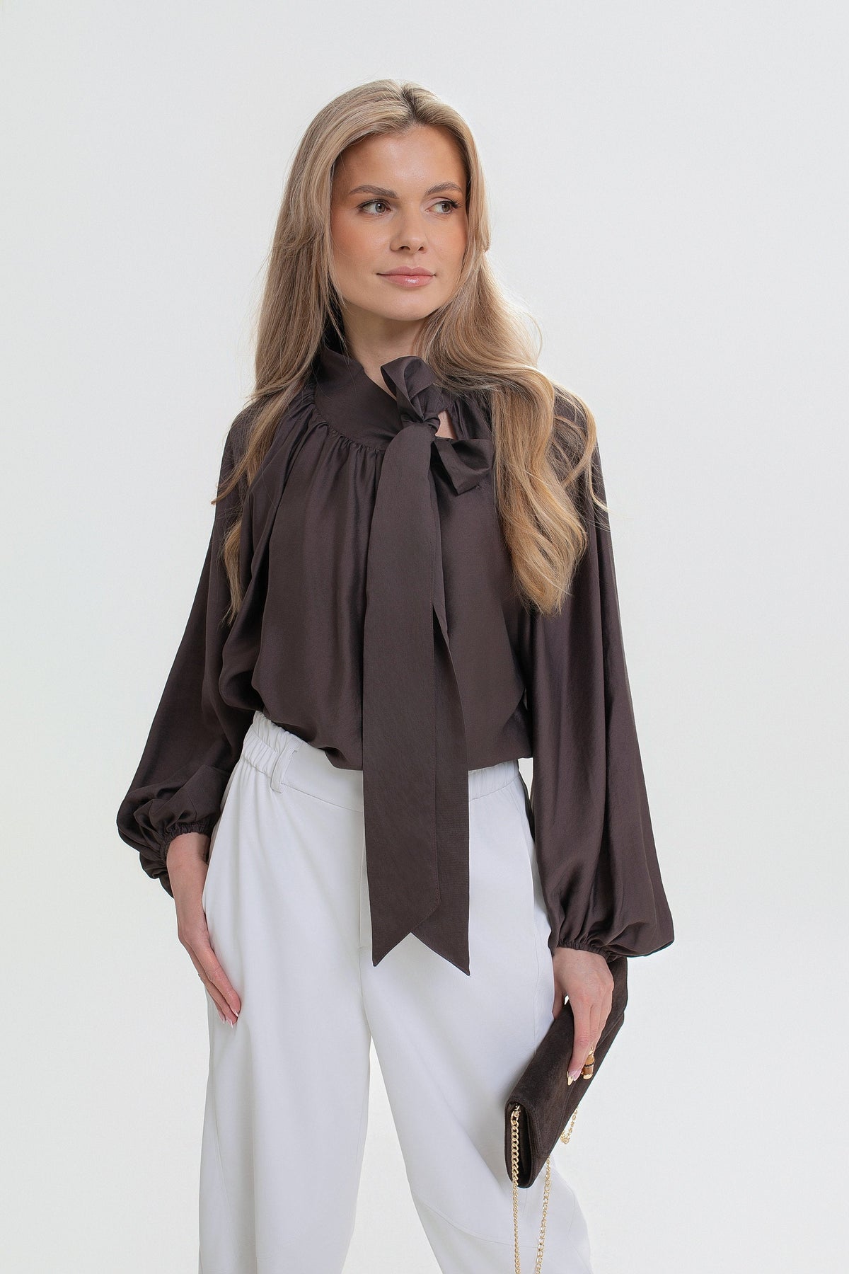Camisa Elegante para Mulher com Laço e Mangas Bufantes