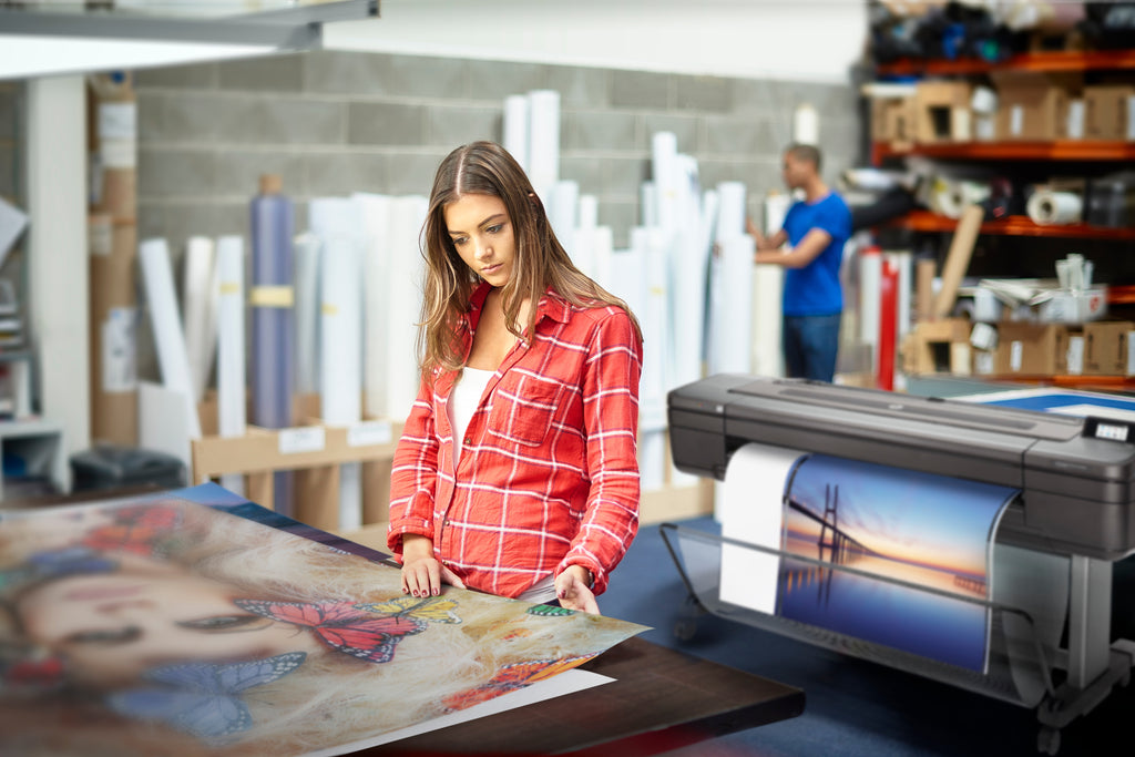 HP DesignJet Z9+dr PostScript 44 pouces avec coupe-bordures verticales
