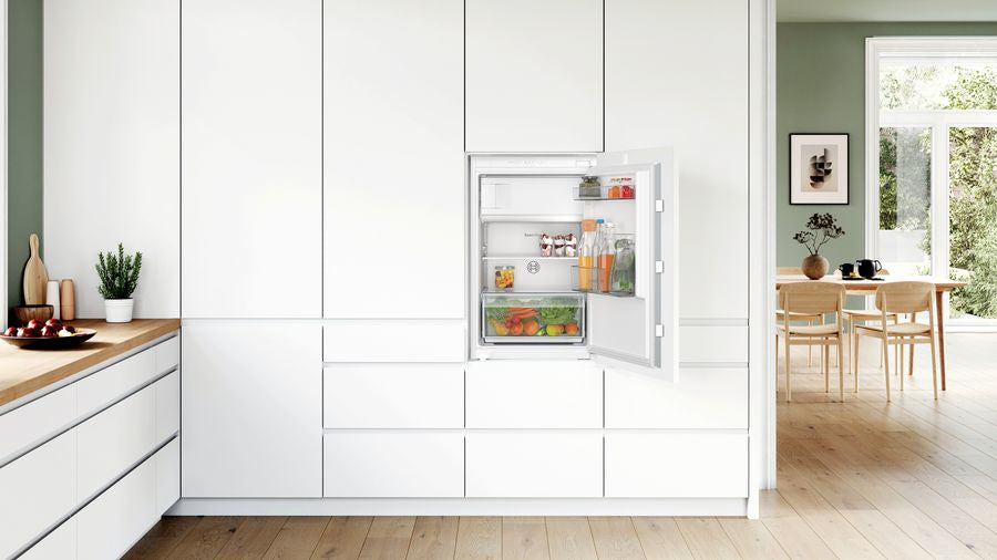 Bosch Bosch Serie 2 KIL22NSE0 frigo combine Intégré 119 L Blanc