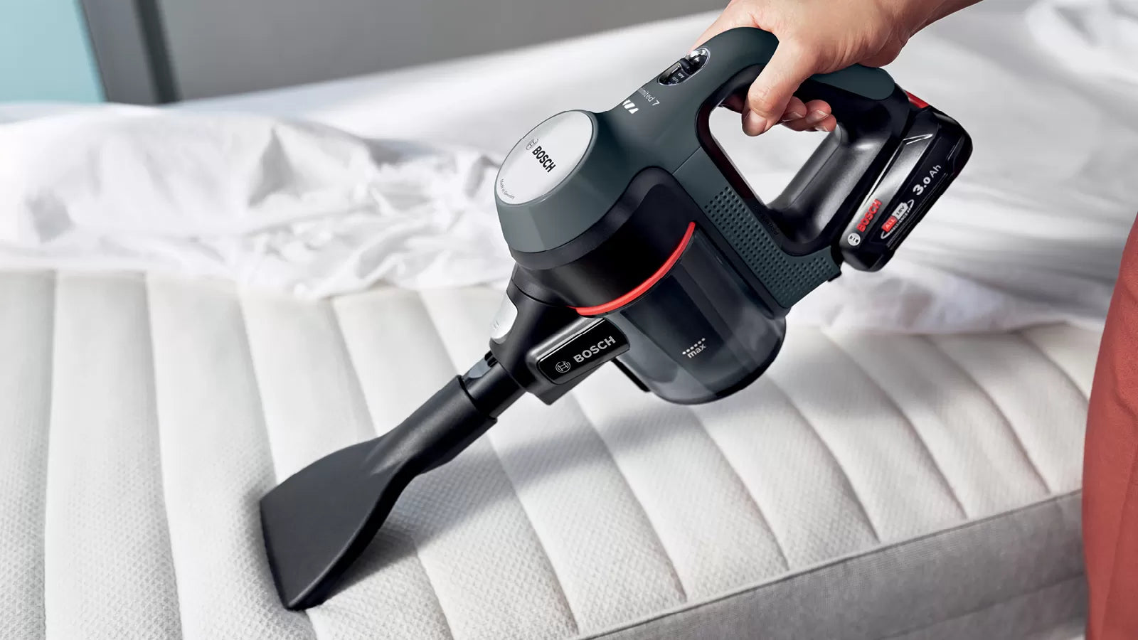 Bosch Bosch BBS712A aspirateur balai et balai électrique Aspirateur-balai 2 en 1 Batterie Sec Filtre hygiénique Sans sac 0,3 L Graphite