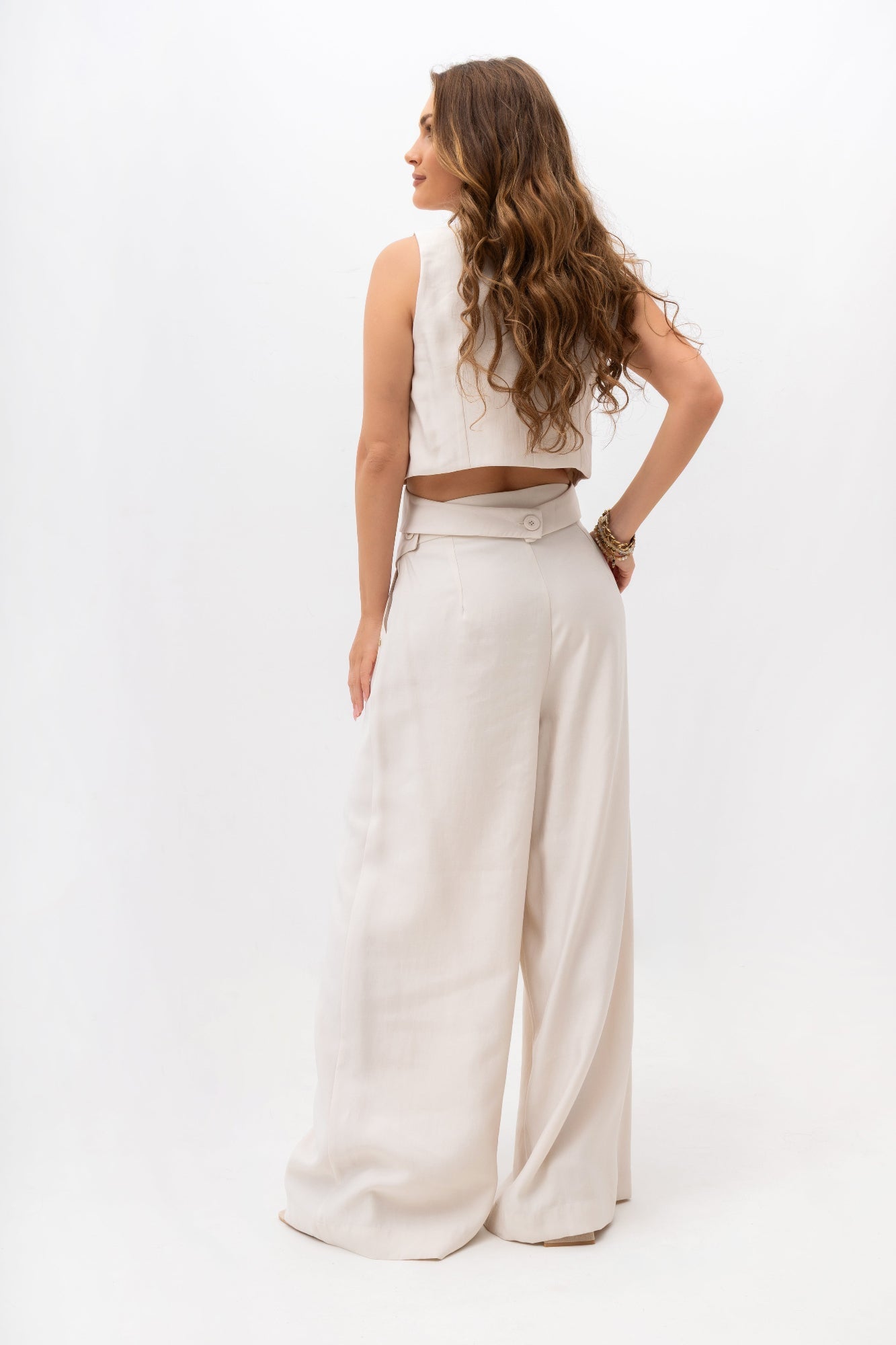 Gilet élégant pour femme avec boucle - Modèle habillé pour le travail