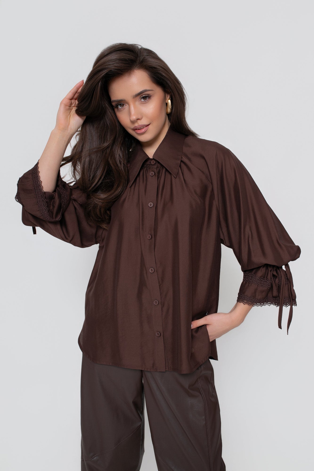 Chemise femme à manches raglan ornées de dentelle