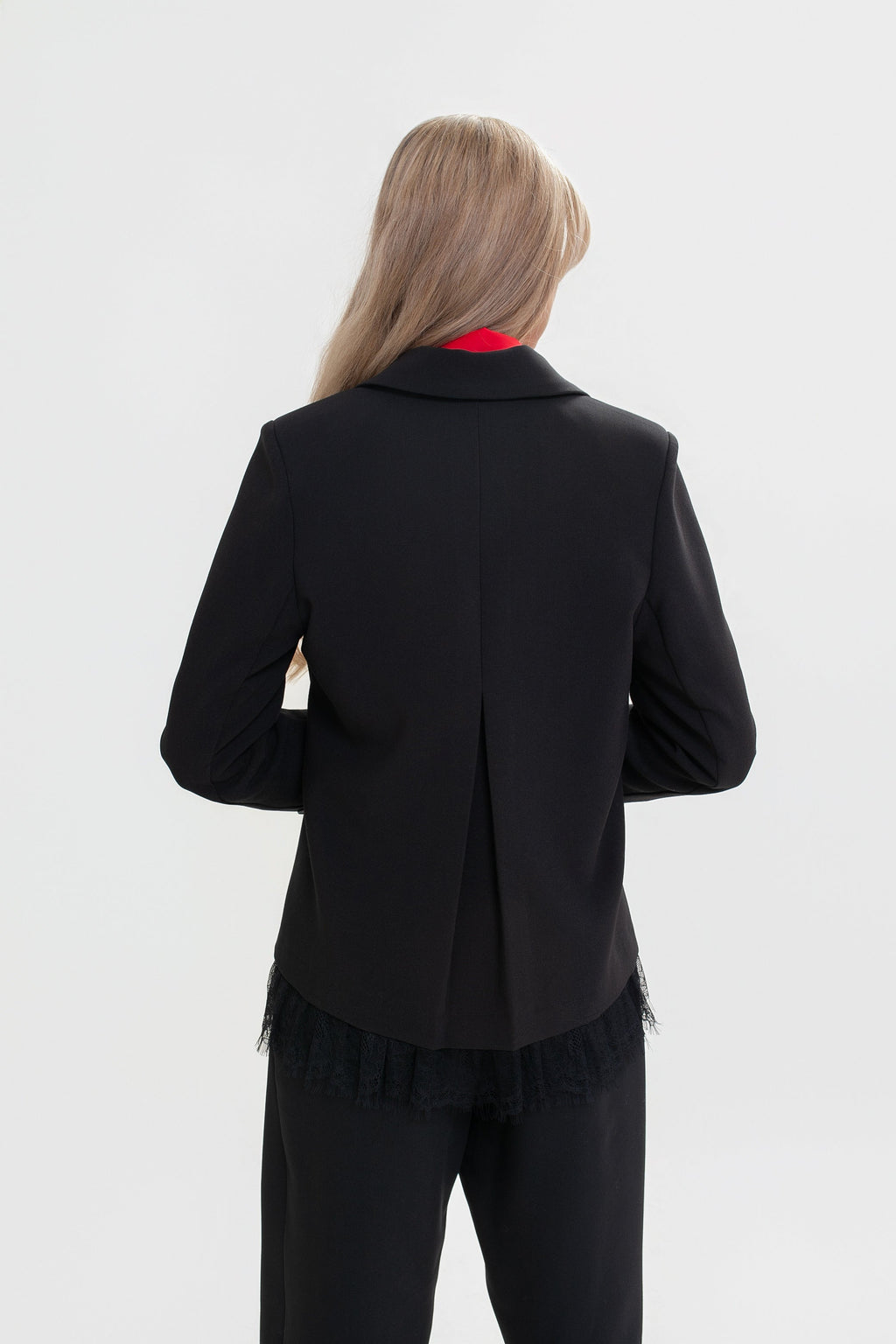 Veste pour femme avec des finitions en dentelle