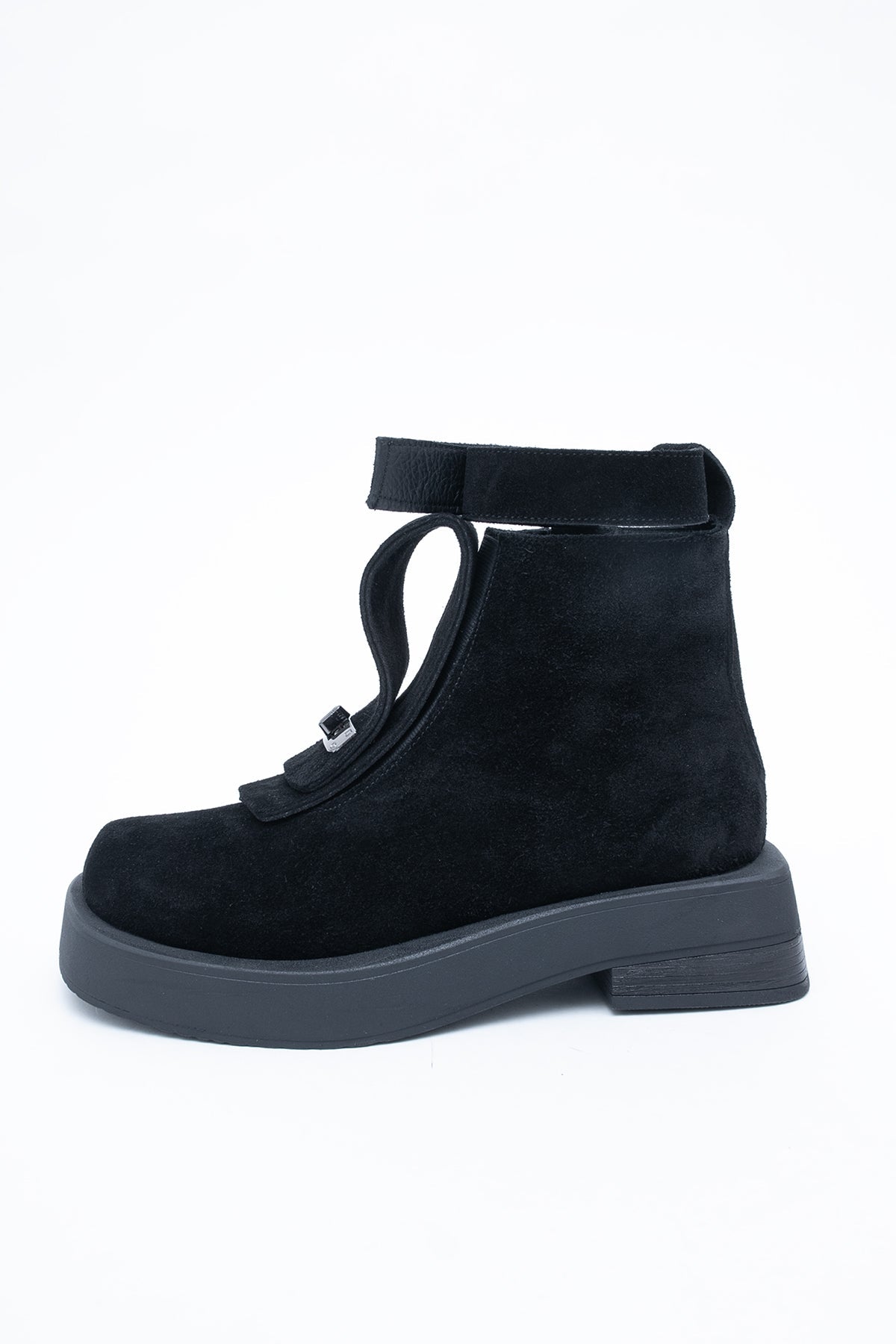 Bottines en daim noir avec lanière décorative 2 en 1