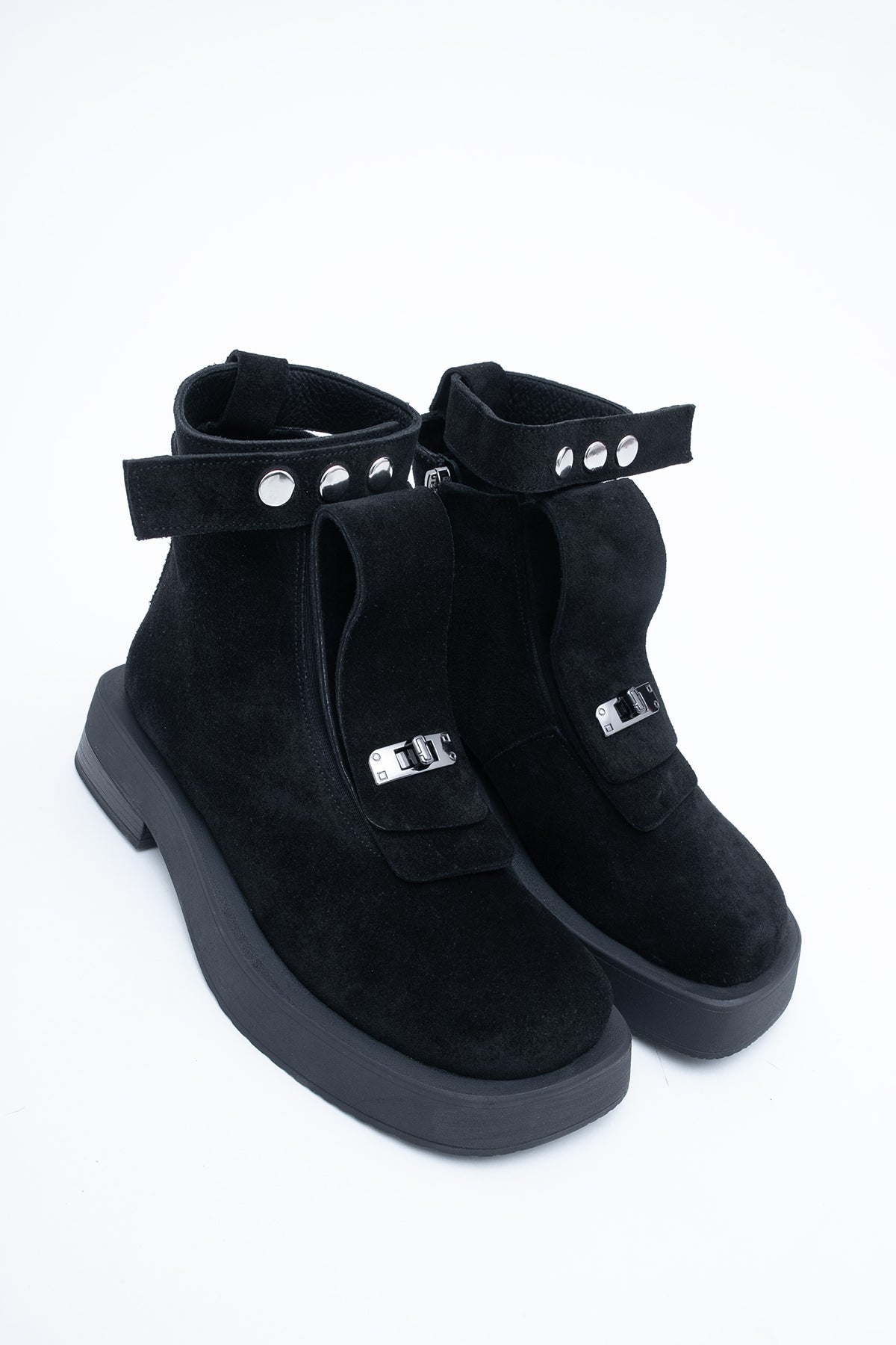 Bottines en daim noir avec lanière décorative 2 en 1